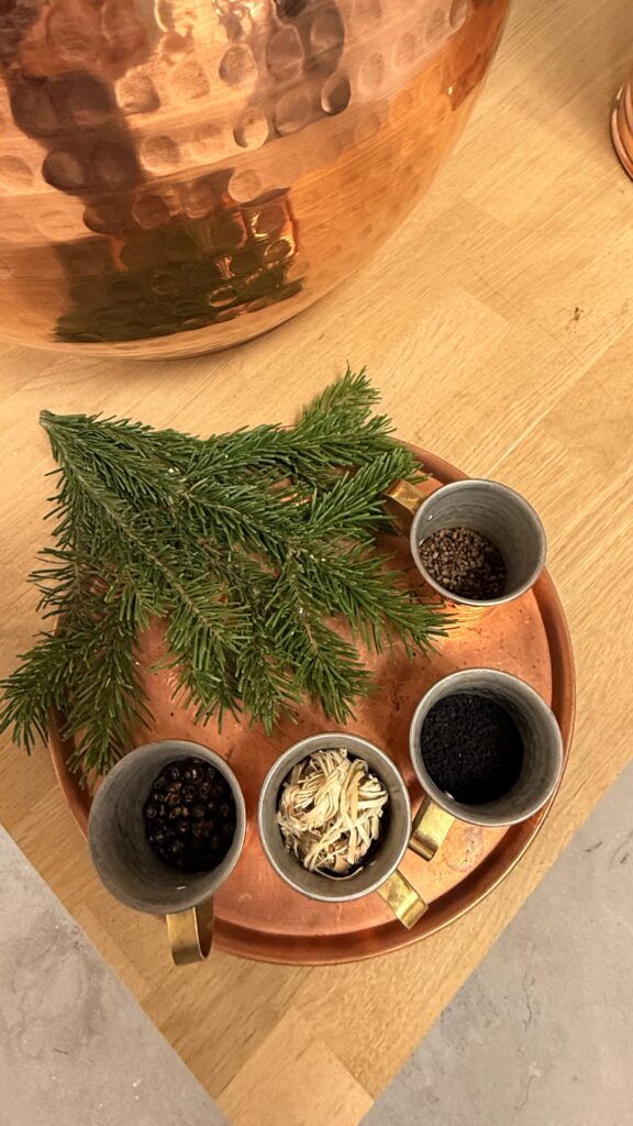 Spirit of the Cascade Gin ingredients brought the earth element to life making the artwork a multisensory experience.